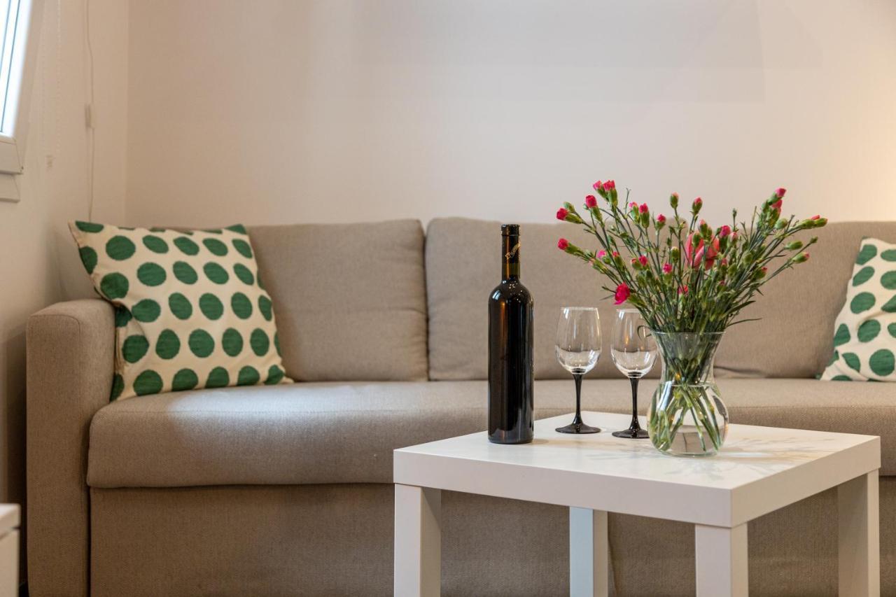 Apartment 4 Us *