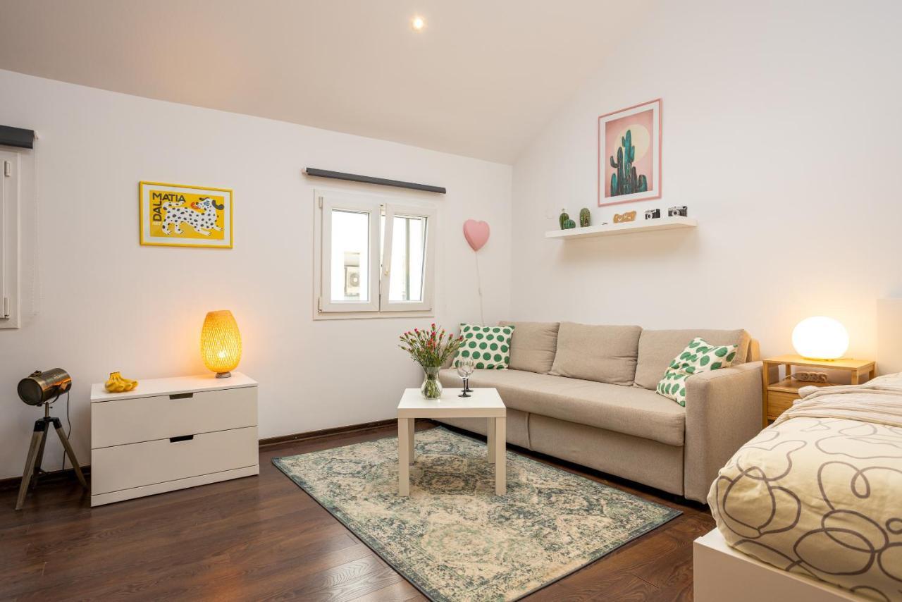 4 Us Apartment Split